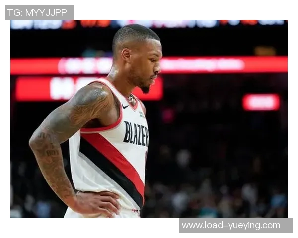 开拓者官方发布庆祝海报利拉德与杨瀚森携手替补席欢庆胜利